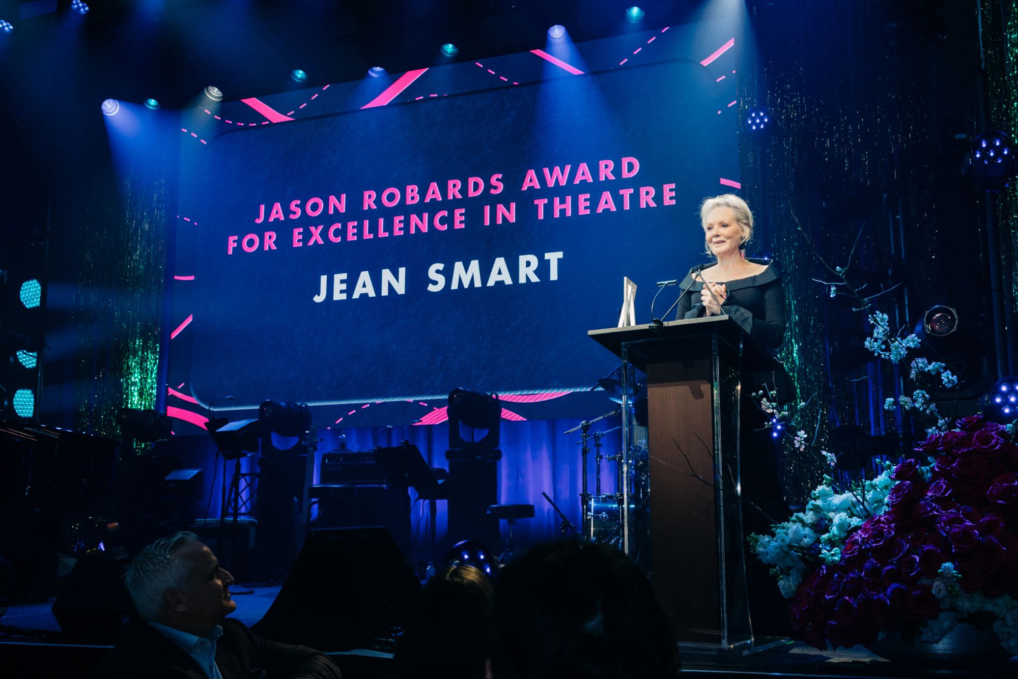 Jean Smart speaking at the Roundabout gala.