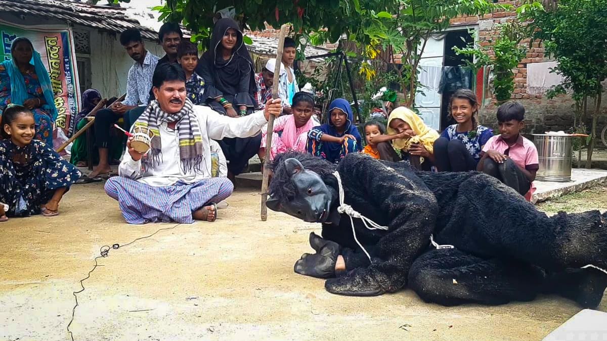 Kalandar community