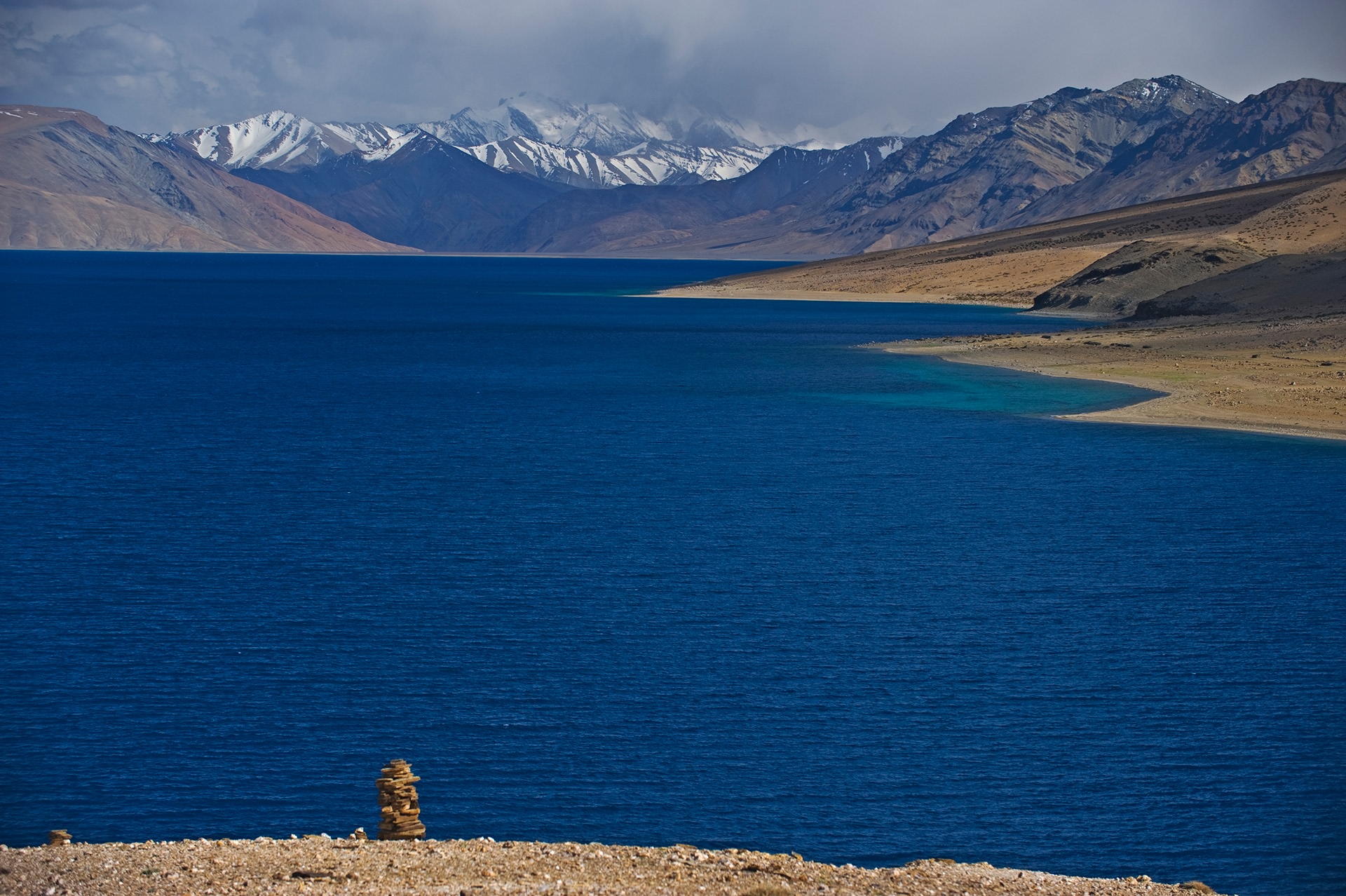Tso Moriri in the Changthang plateau serves as the breeding ground for a wide variety of migratory birds. It is one of the wetlands in the region that is threatened by unregulated tourism.
Photo: Dhritiman Mukherjee

