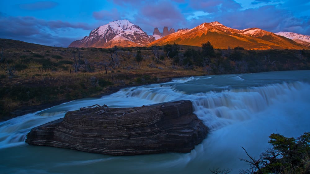 Pumas and Massifs of the Torres del Paine