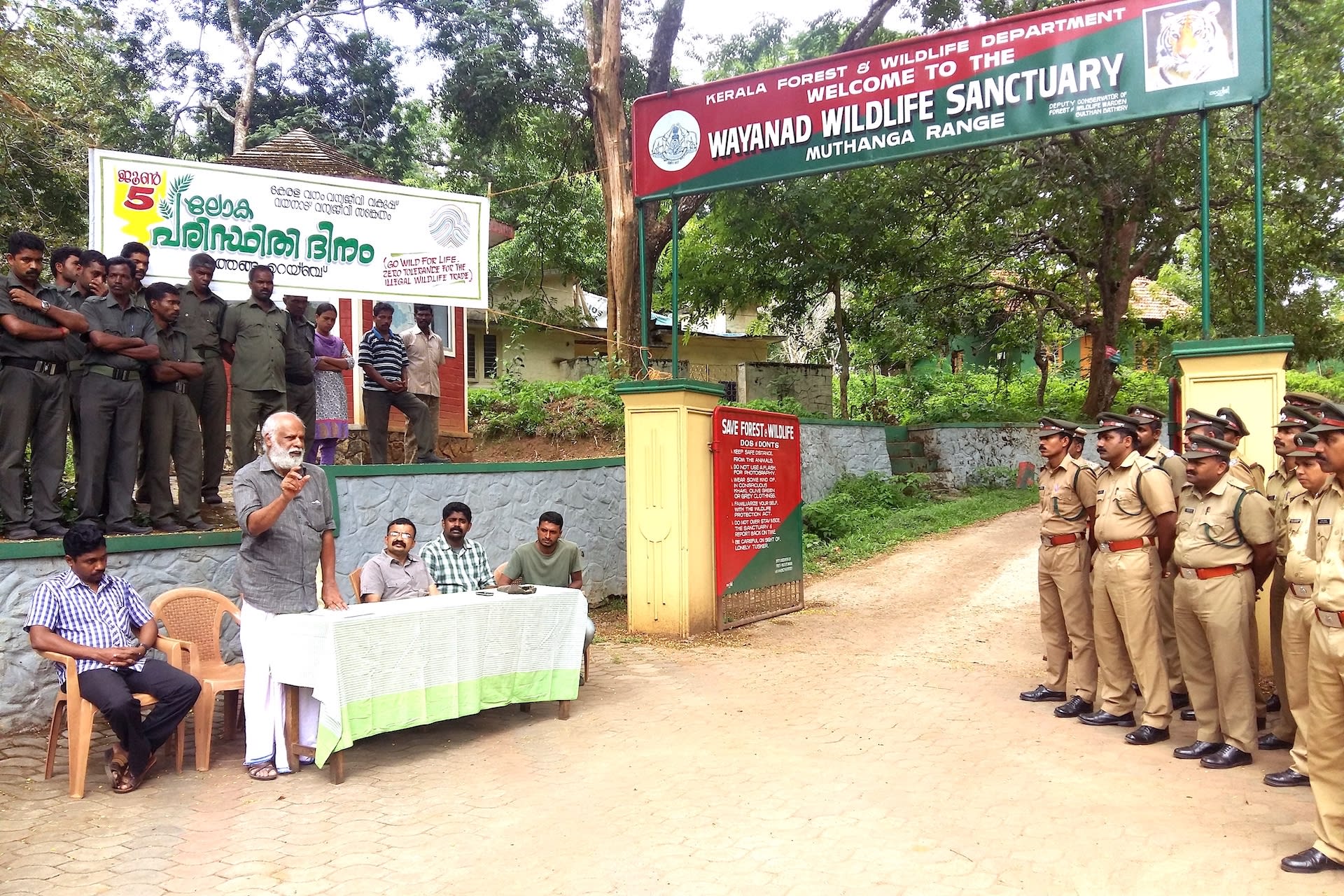 Photo of Badusha addressing forest officers at an awareness camp to mitigate human-elephant conflict held at the Muthanga range of the Wayanad Wildlife Sanctuary in 2015.