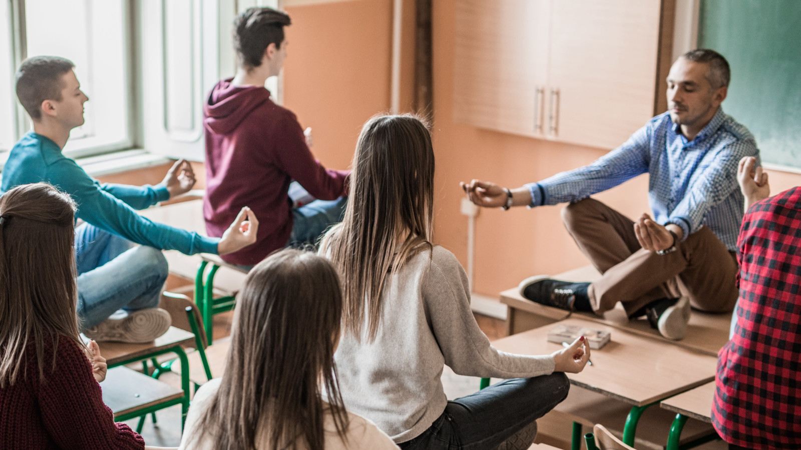 12 Elements to Look for in a Meditation Teacher Training