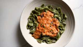 Spinach Fettuccine with Roasted Tomato Sauce