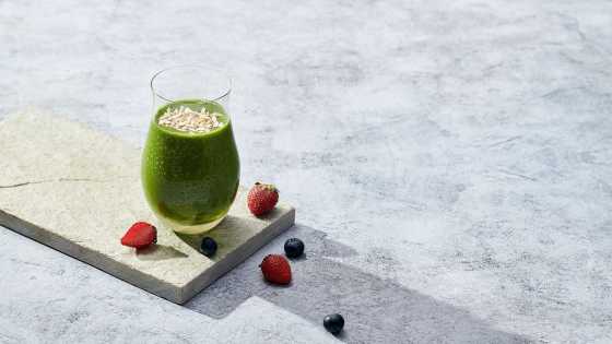 Avo-Berry Fruit & Greens Smoothie