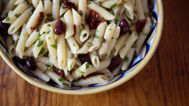 Pasta alla "Puttanesca Bianca"