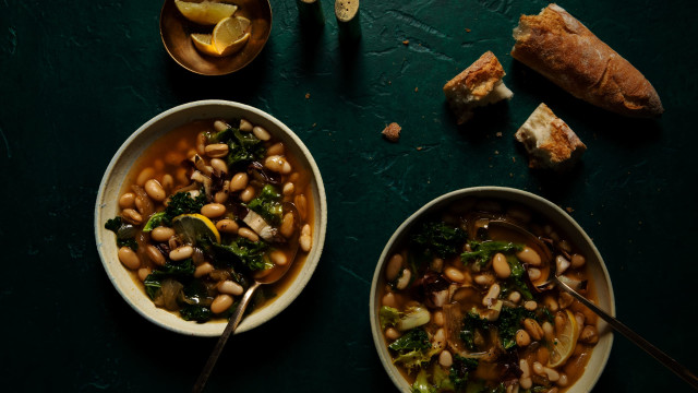 White Bean & Caramelized Onion Soup