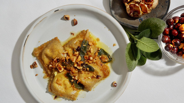 Ricotta Ravioli with Roasted Garlic