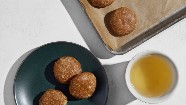Chunky Cashew No-Bake Cookies