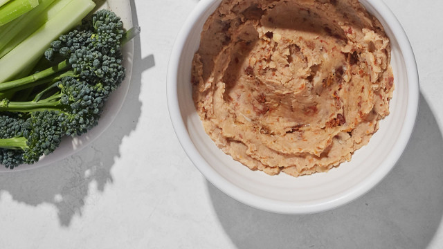 White Bean & Sun-Dried Tomato Dip