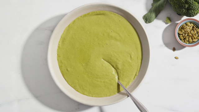 Vegan Creamy Broccoli & Coconut Soup