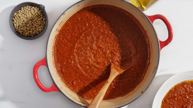 Tomato Soup with Spanish Lentils & Raisins