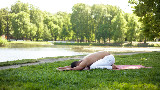 Yoga to Unplug From Distractions