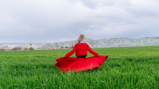 Warm Up Your Spine with Whirling