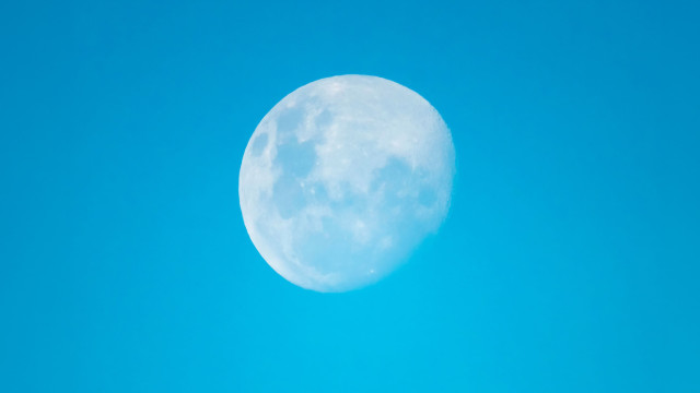 Waning Moon: Journey Inward