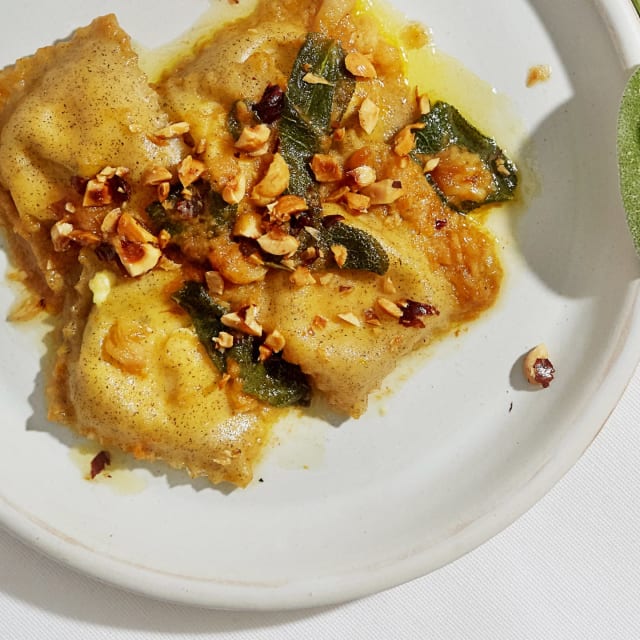 Ricotta Ravioli with Roasted Garlic