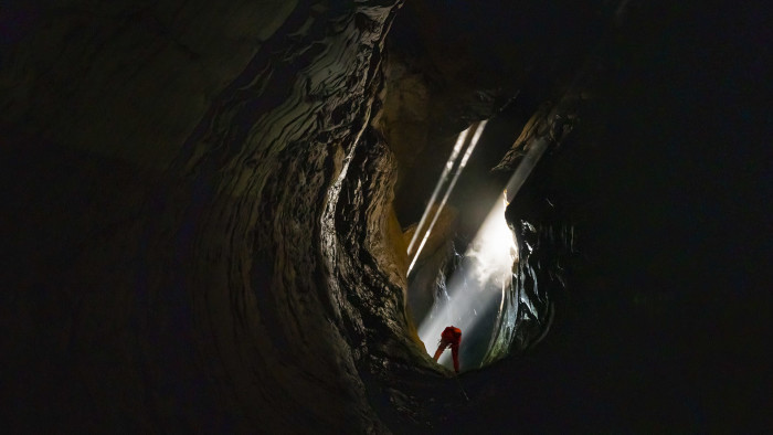 Krem Umladaw: Journey to the Centre of the Earth