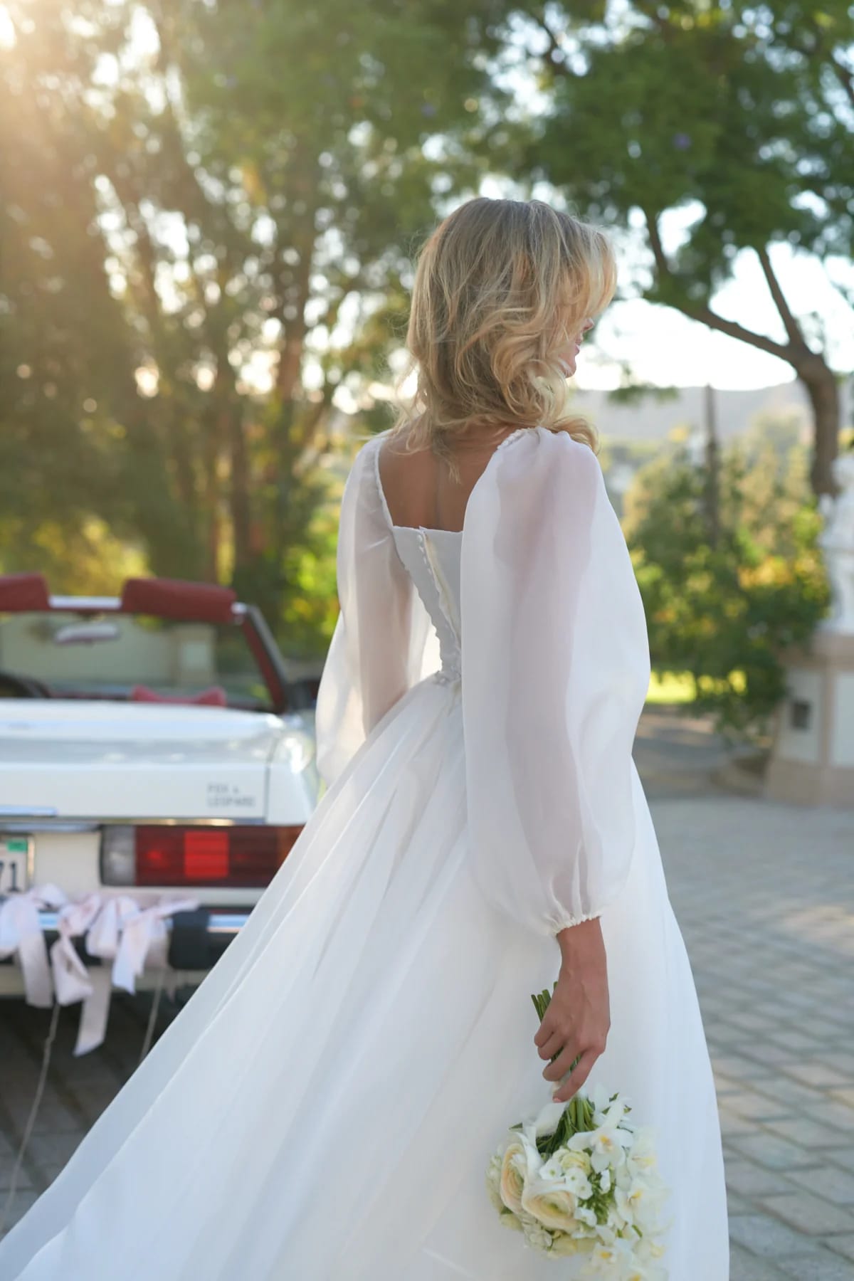 selkie wedding dress Women's Ivory Lace Overlaid Organza Gown, L 24.5 waist Short Floral Lace Wedding Dress