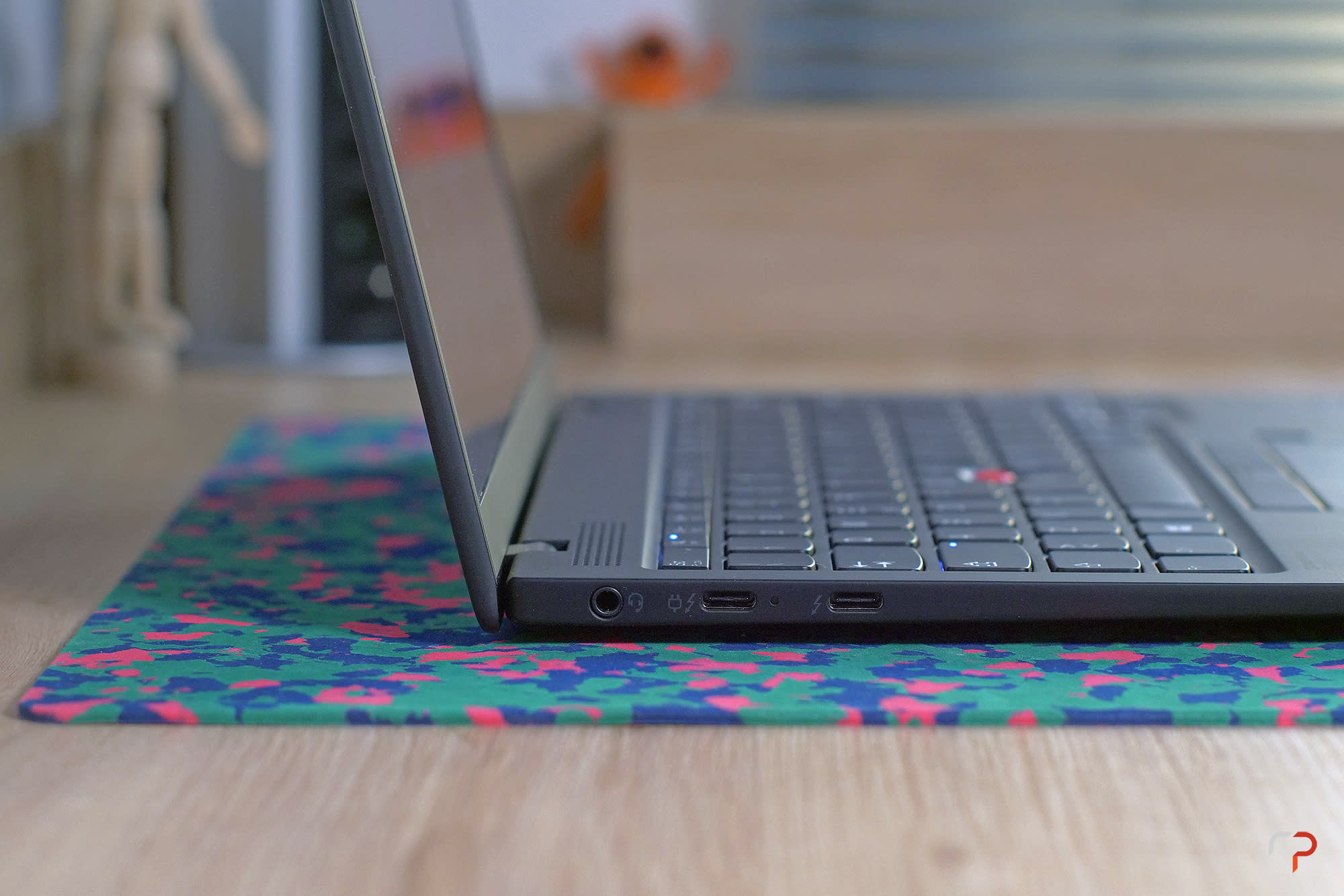 ThinkPad X1 Nano: porte USB-C 4 e Thunderbolt 4.