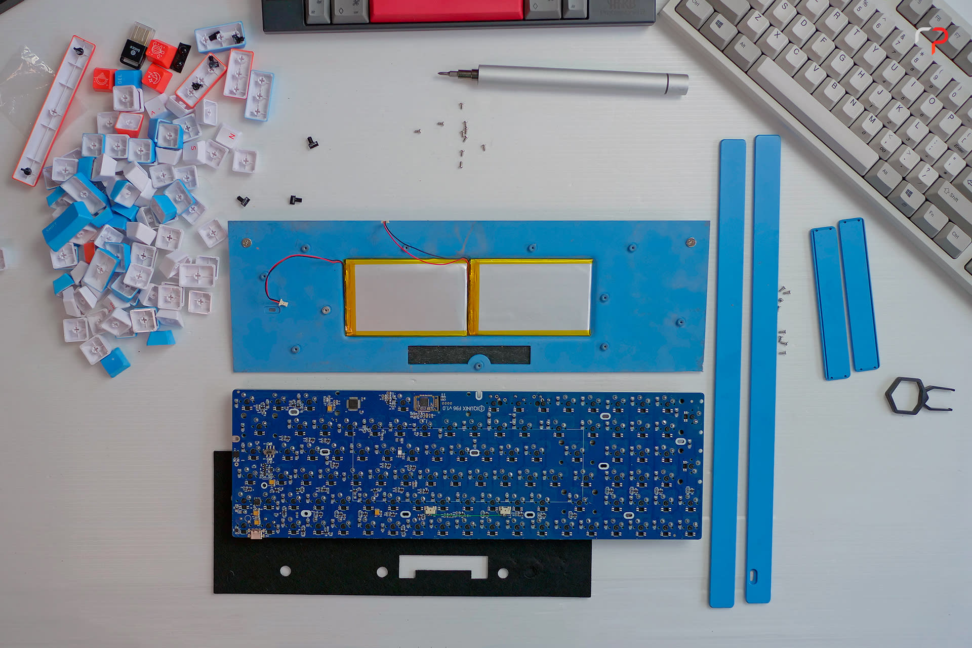 iQunix F96: pad assorbi rumore.