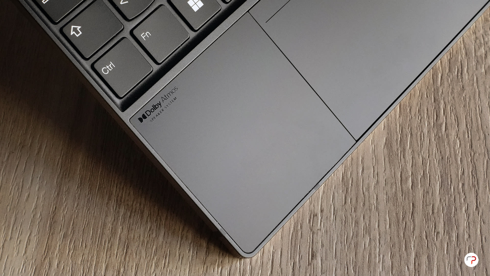 Lenovo ThinkPad Z13 e Z16: poggipolsi in vetro.