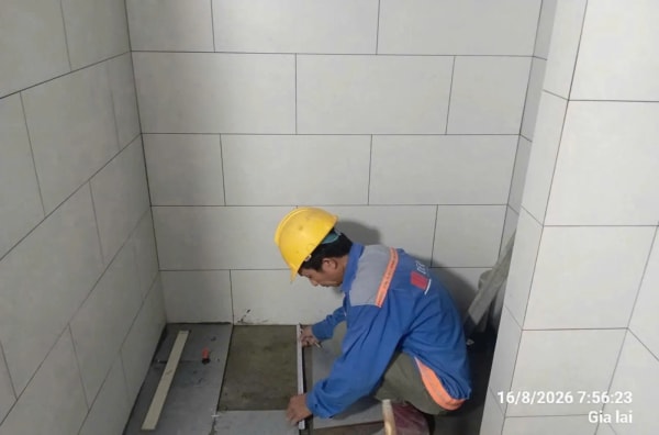 Thi công ốp lát phòng tắm tại Simona Heights Quy Nhơn ngày 16/08/2026