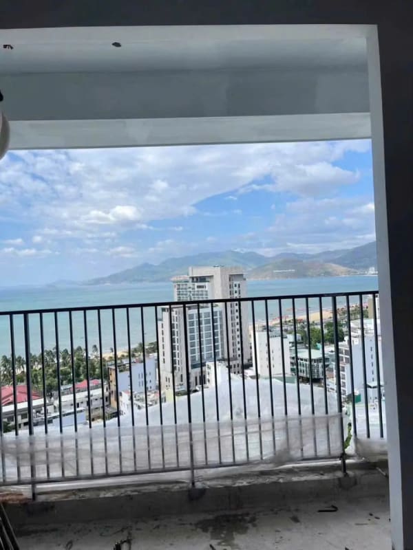 Tầm nhìn từ ban công căn hộ Simona Heights Quy Nhơn hướng ra biển