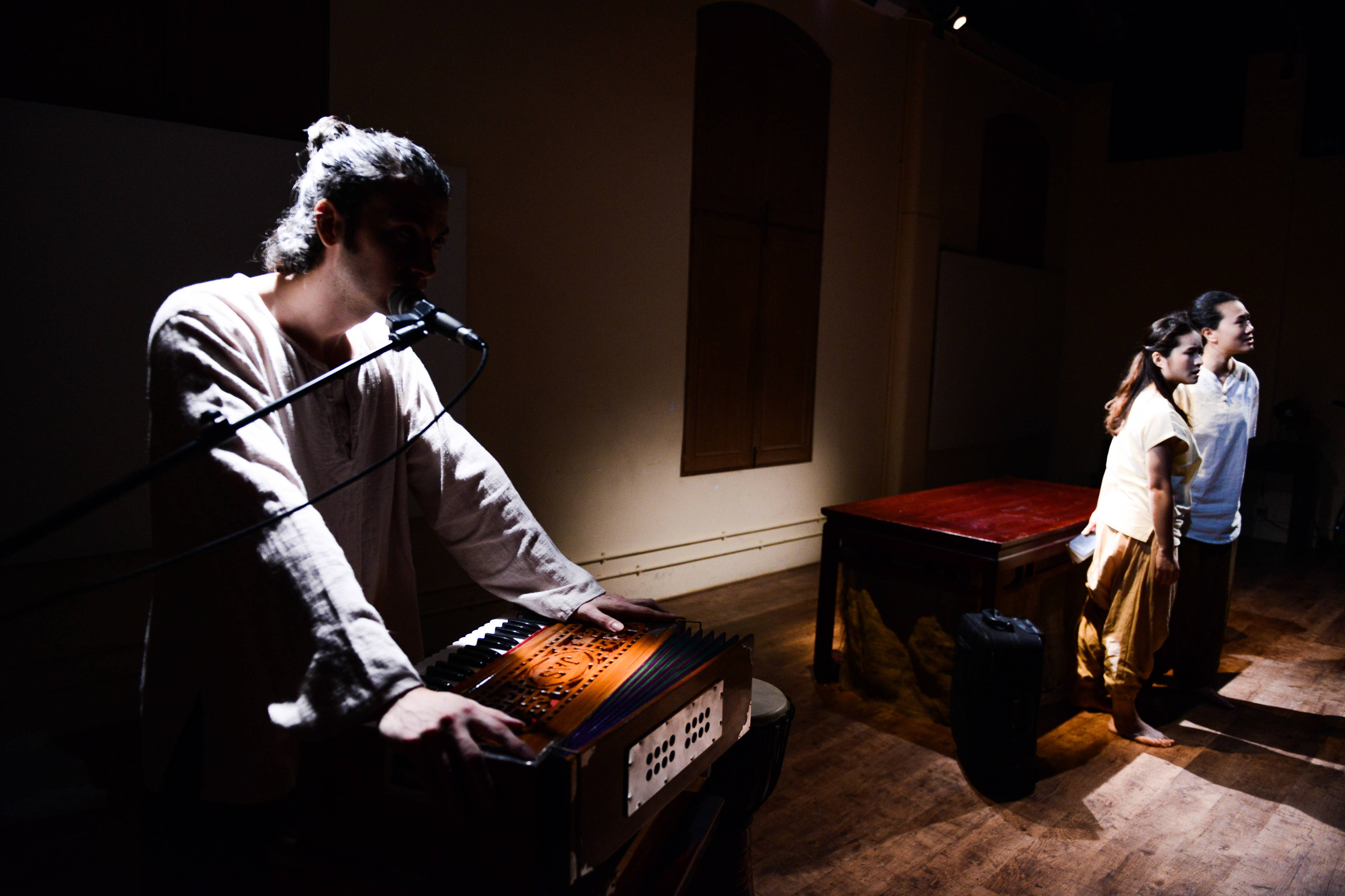 《牛奶與蜜糖》，製作：《《牛奶與蜜糖》》