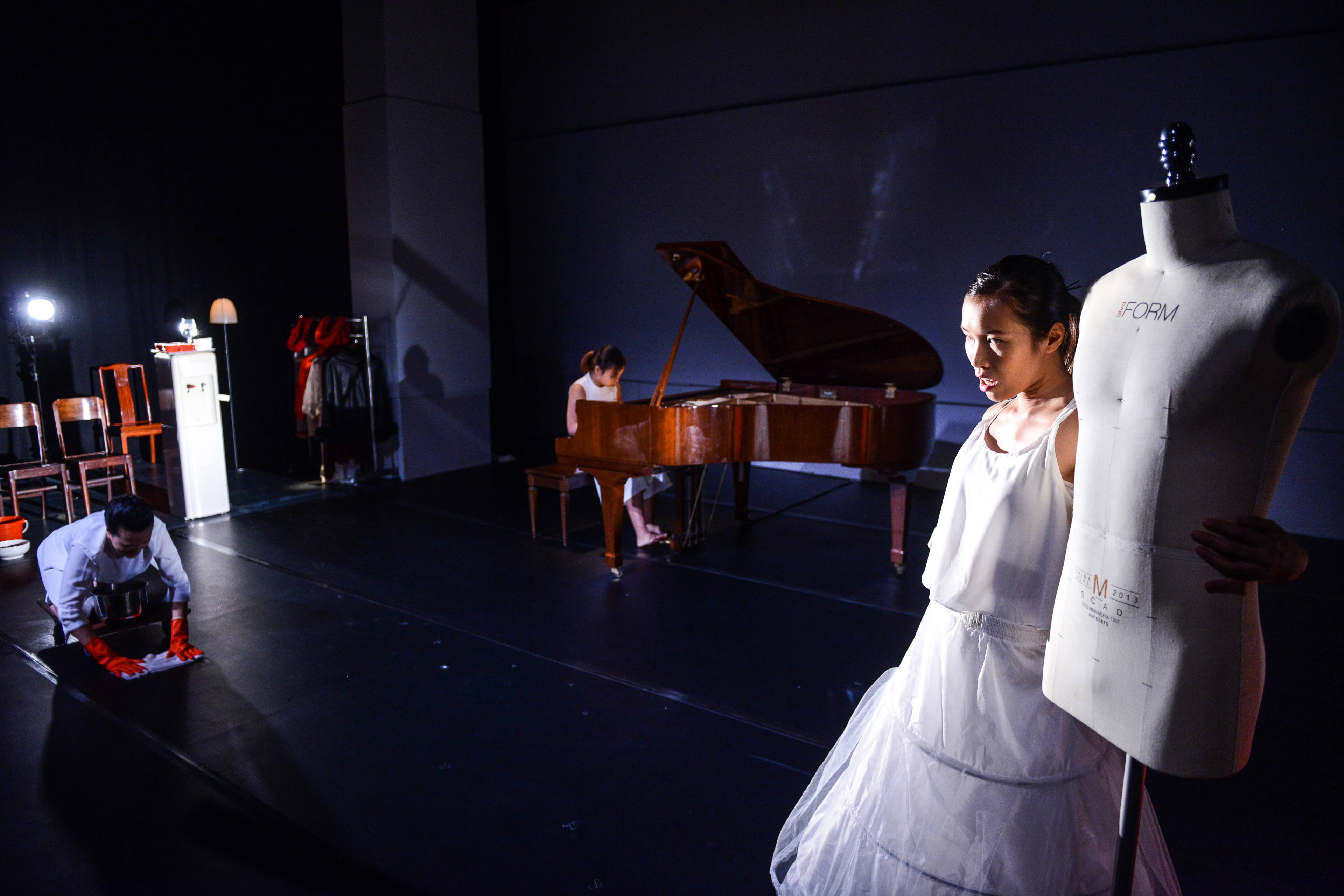 塵，有分乾淨嘅塵，同污糟嘅塵。，製作：《《不是女僕》》