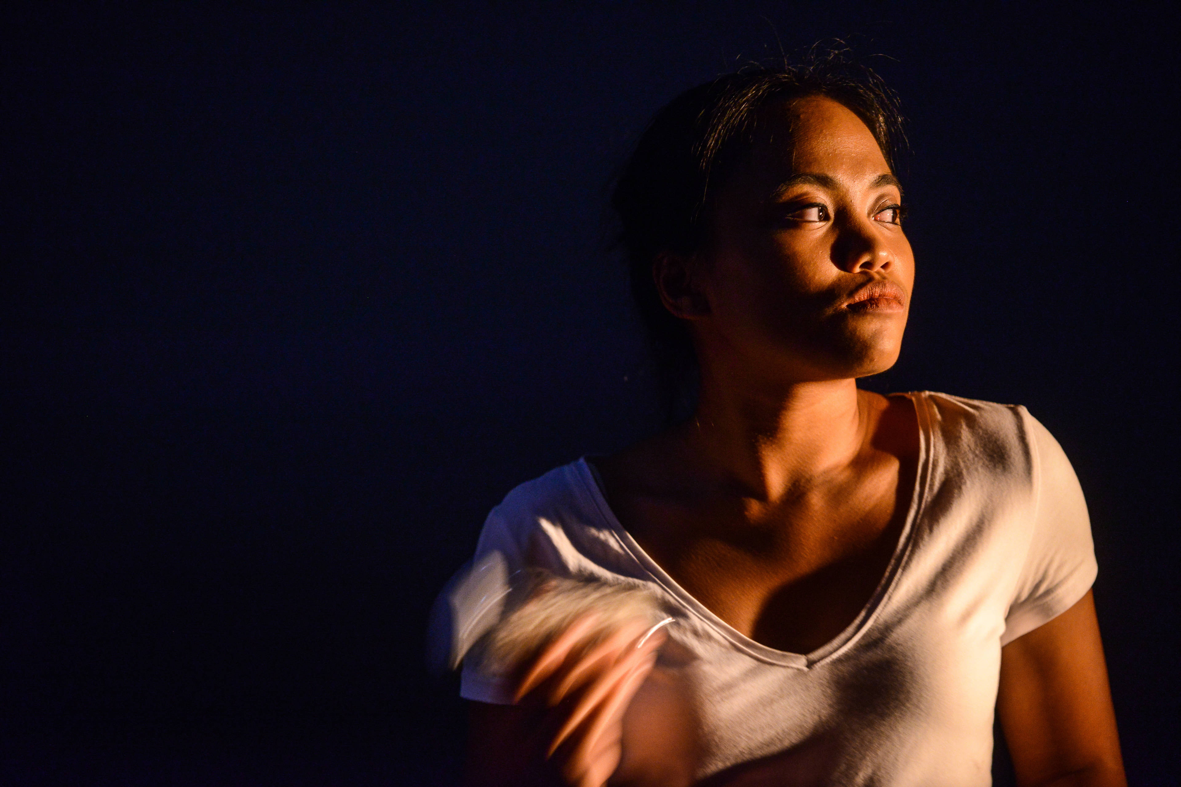 她就站在荔枝角地鐵站口等我，製作：《《不是女僕》》