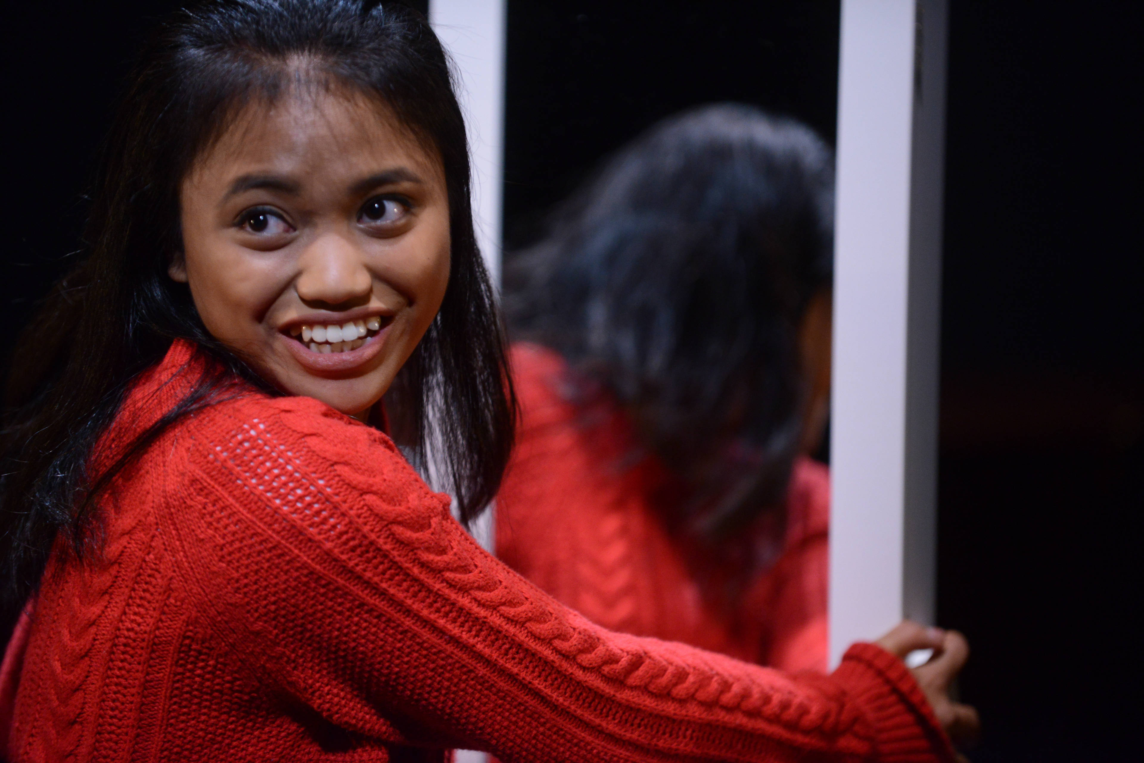 這裡有人願意幫忙，製作：《《不是女僕》》