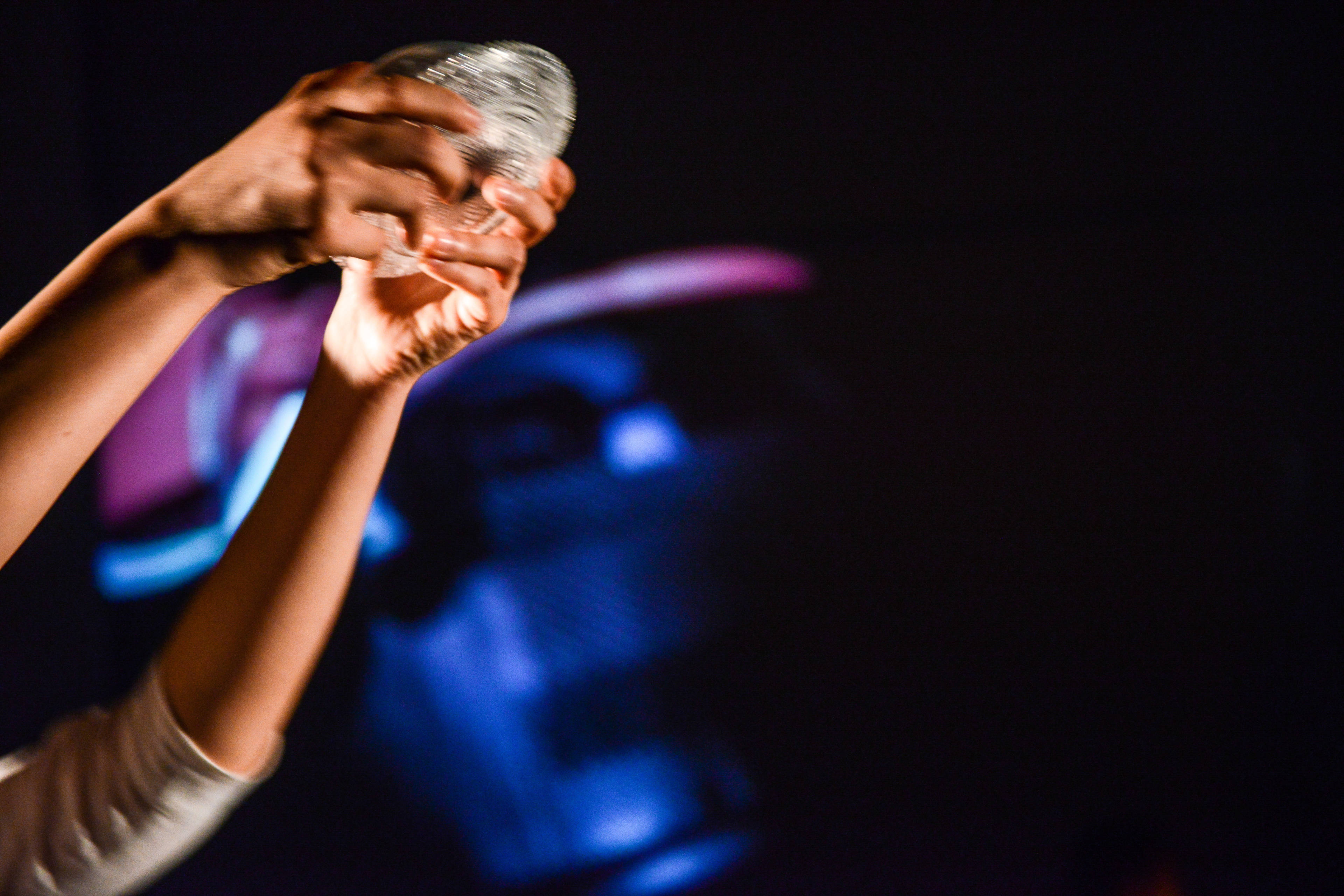 命運啊，像月亮，製作：《《不是女僕》》