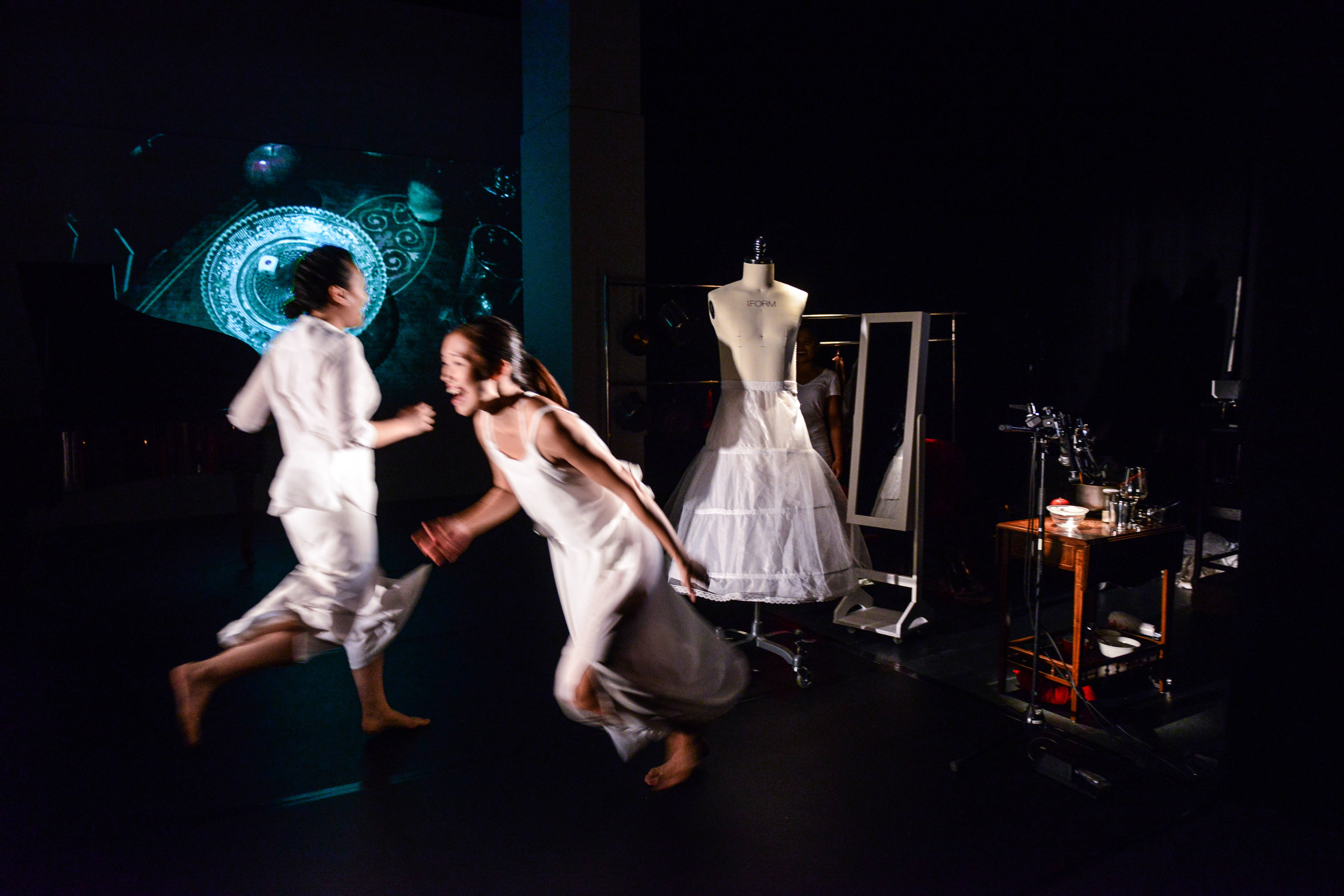 塵，有分乾淨的塵，和污糟的塵，製作：《《不是女僕》》