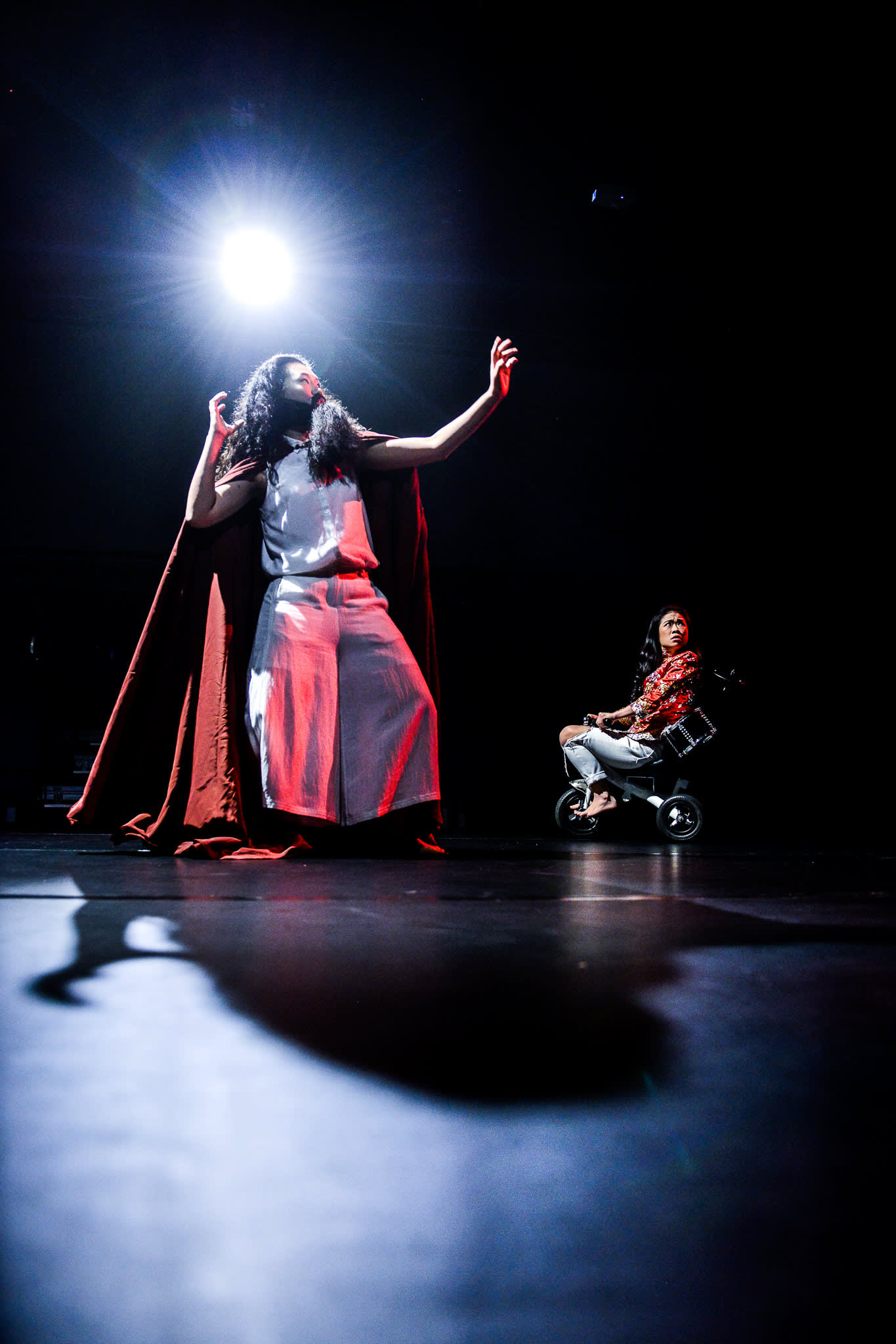 AGAMEMNON必須獻祭他的長女
IPHIGENIA，製作：《《復仇變奏曲》》