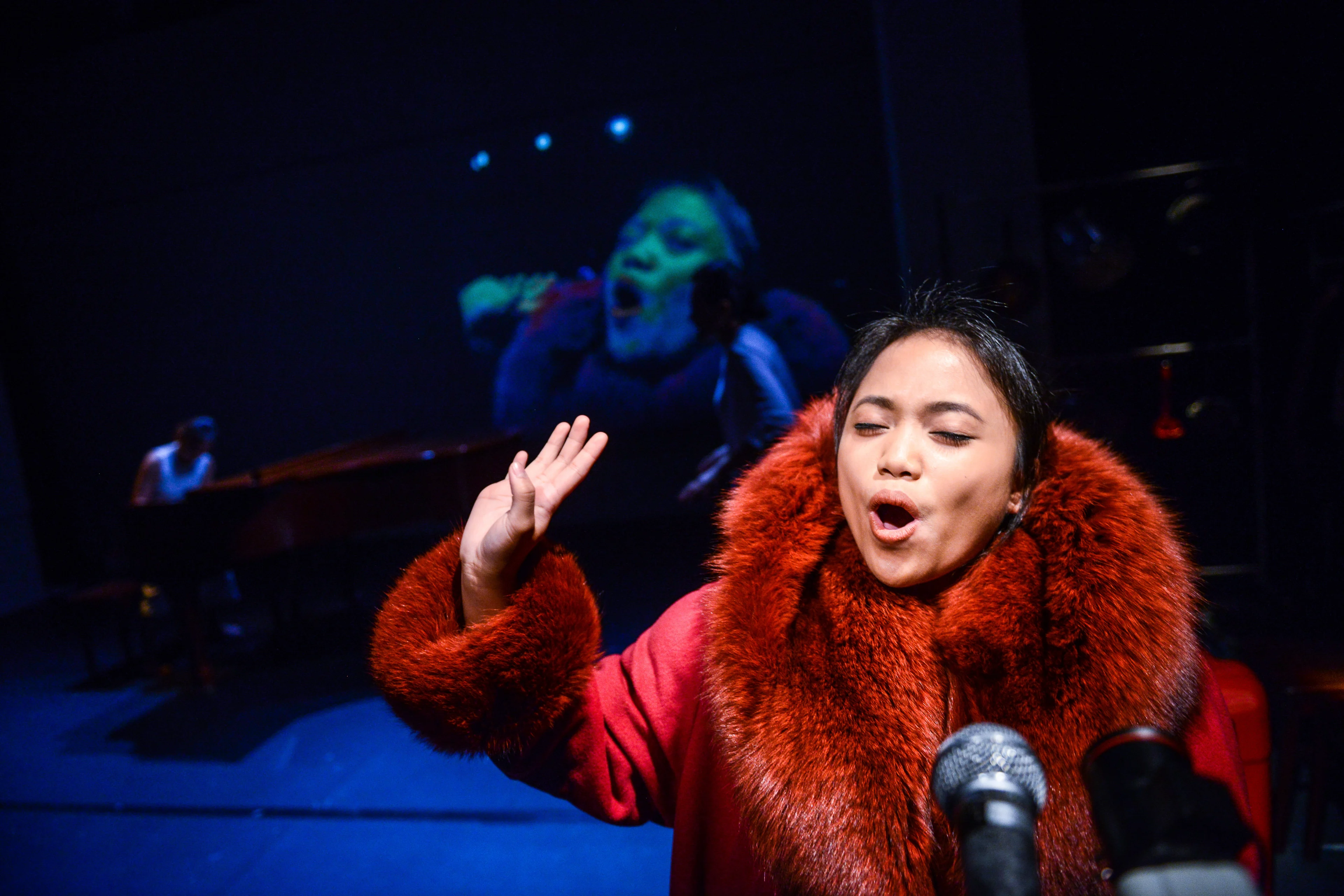 What are you doing?&#xA;I will be back soon and I expect things to be perfect.