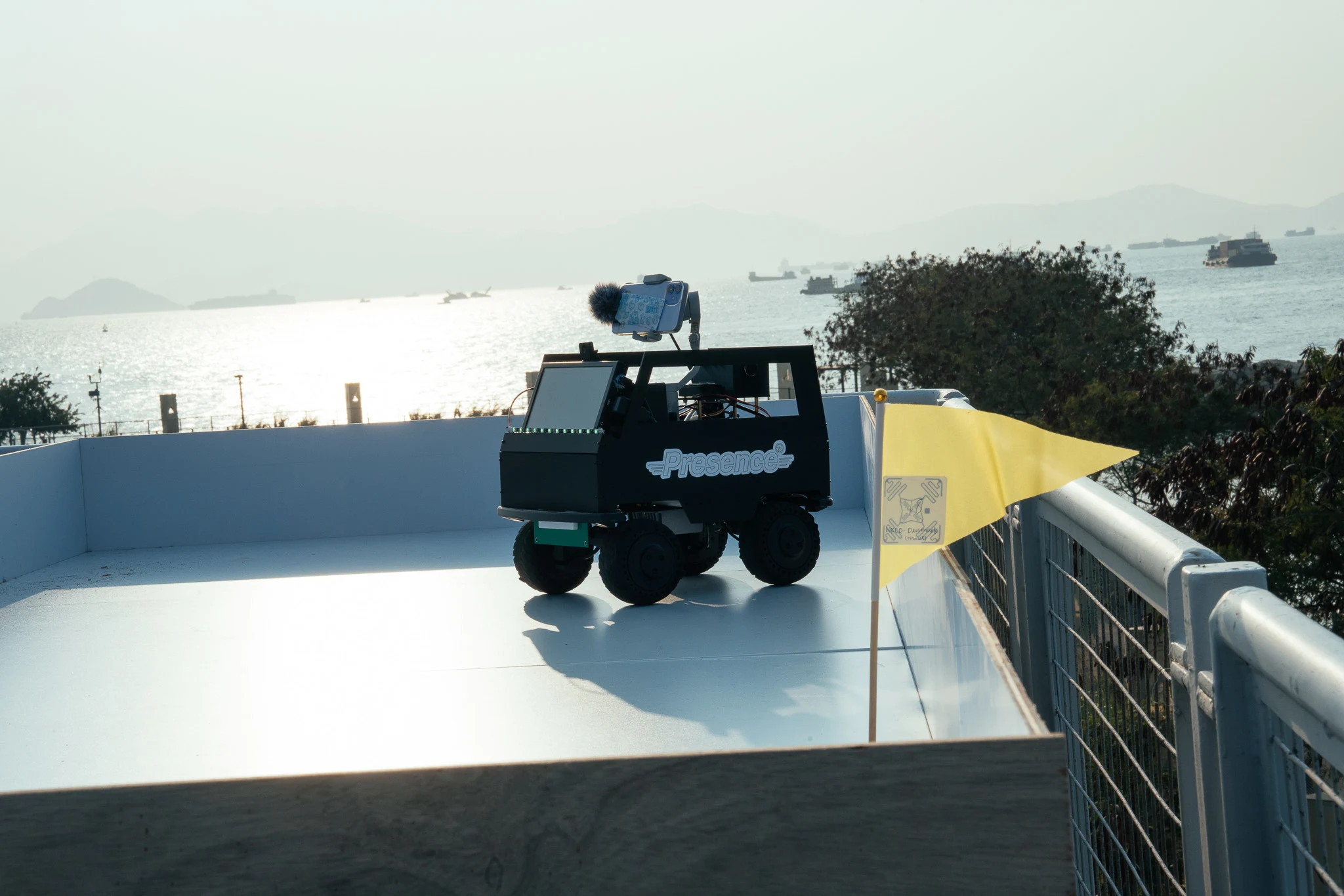 我的兩位好朋友！都好嗎？你們有什麼消息？