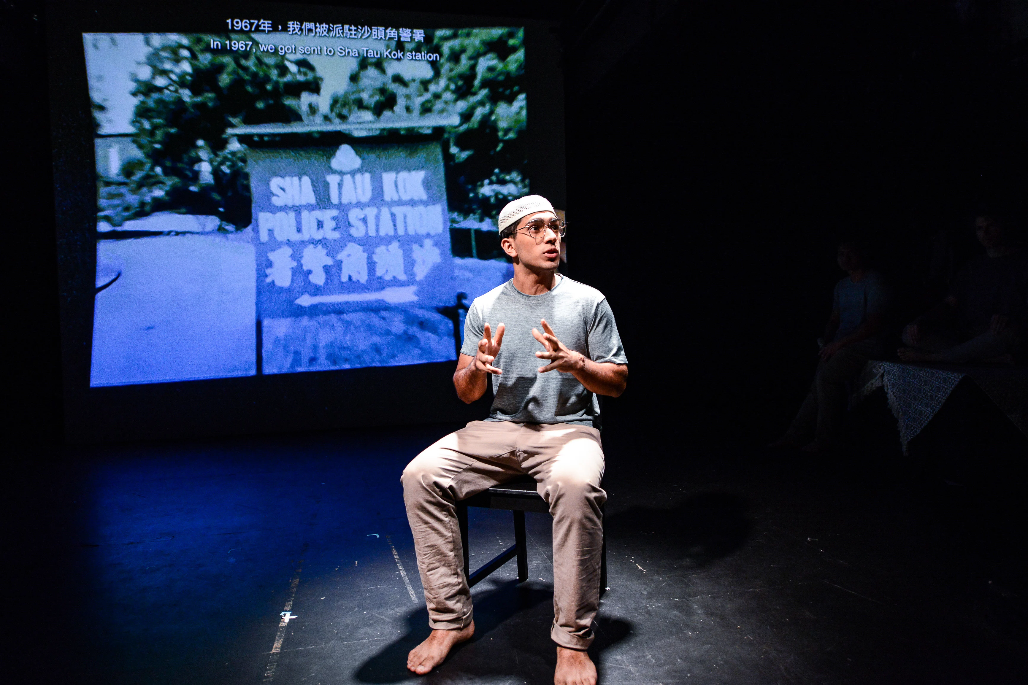 然後有1000人來到沙頭角邨，沿著在邊界大叫