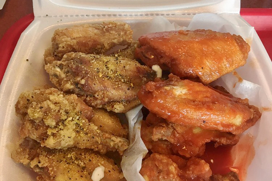 Dallas� 4 best outlets to score chicken wings on the cheap