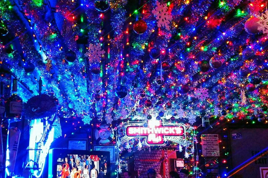 The 5 best dive bars in Phoenix