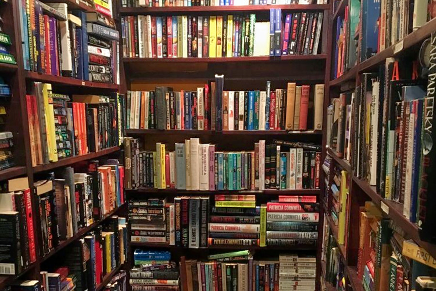 Check out 4 favorite affordable bookstores in Chicago