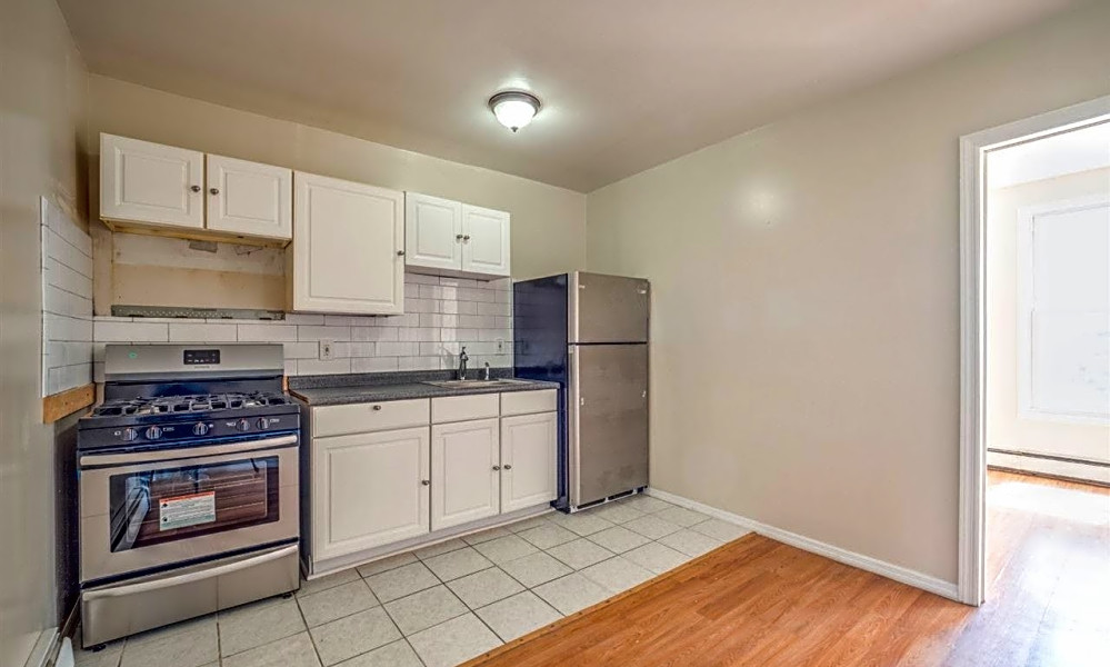 The lowest priced apartment rentals in the Heights, Jersey City