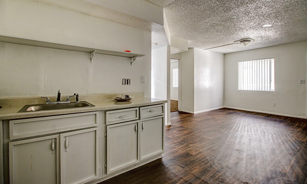 Renting in Phoenix What's the cheapest apartment available right now?