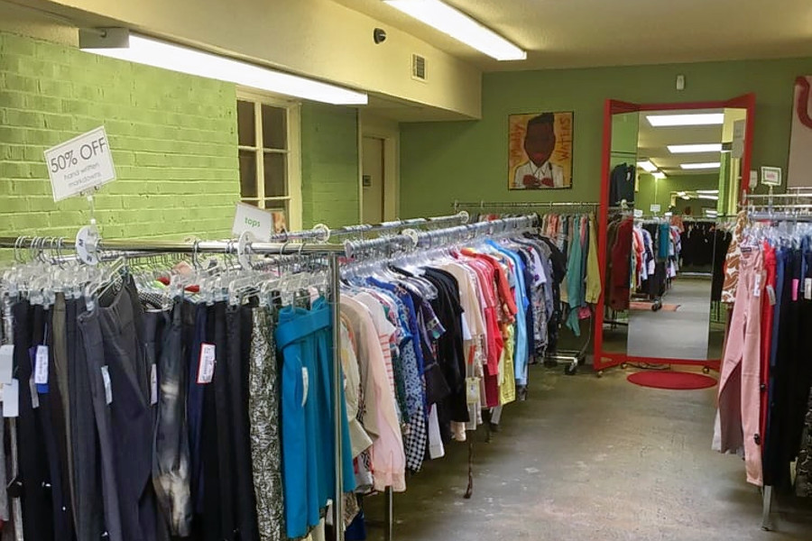ladies accessories shop near me