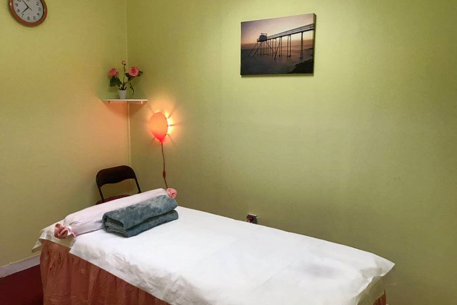 massage places with happy endings near aurora