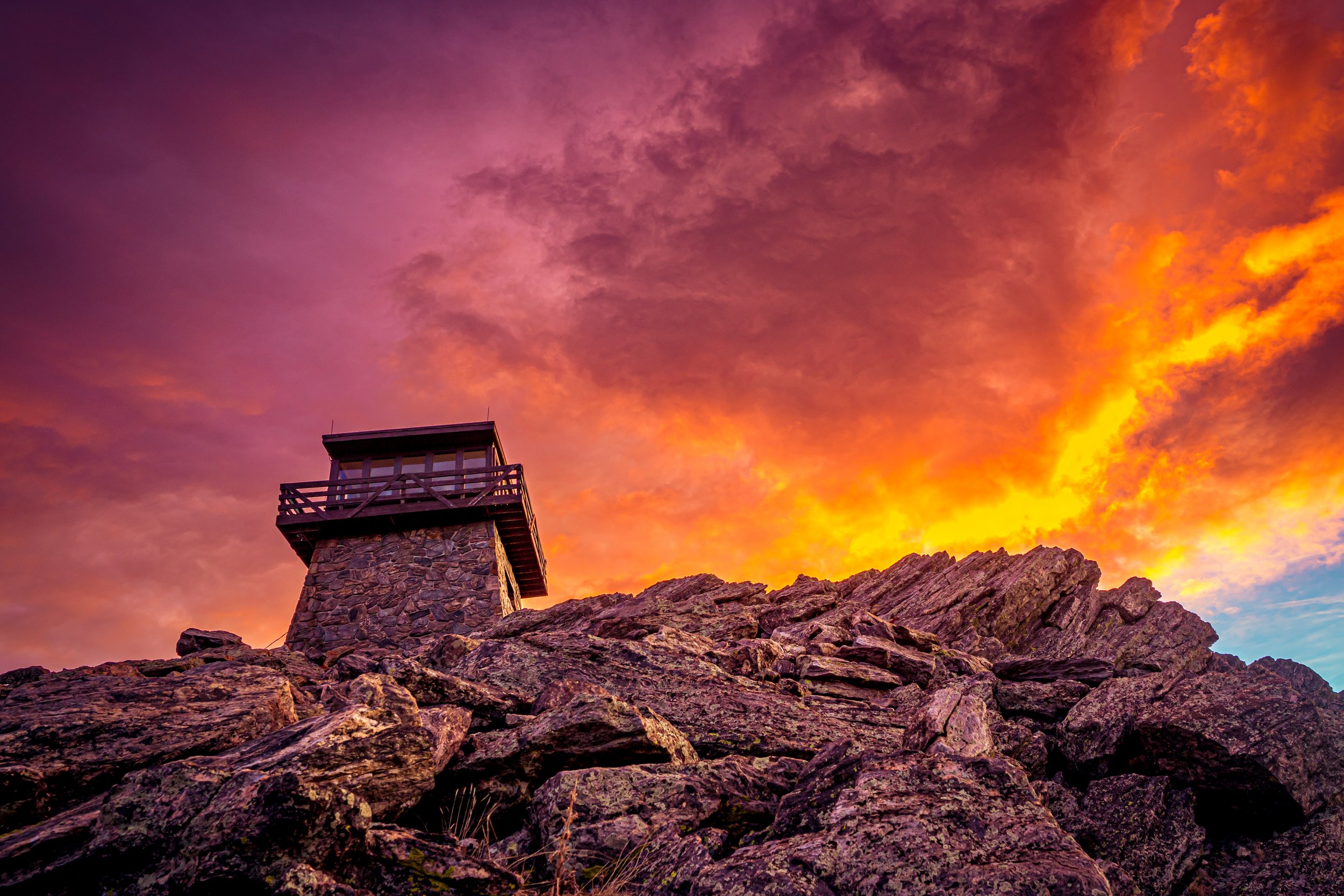 Mestaa'Ėhehe Mountain Fire Lookout, Colorado — landscape photo by Chris Heaton
