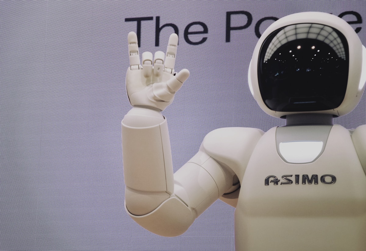 UBTECH lanza UWORLD U1: el robot humanoide ultrabiónico que llegará a los hogares