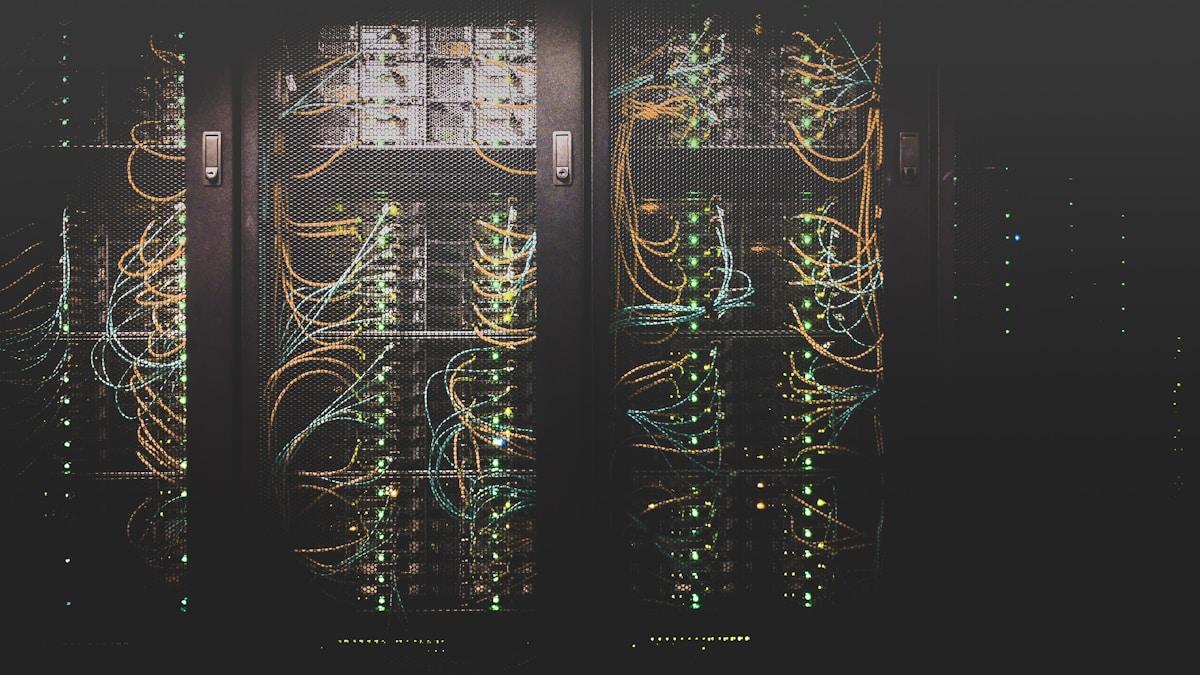 Startup levanta 700M para reemplazar cables de centros de datos con luz