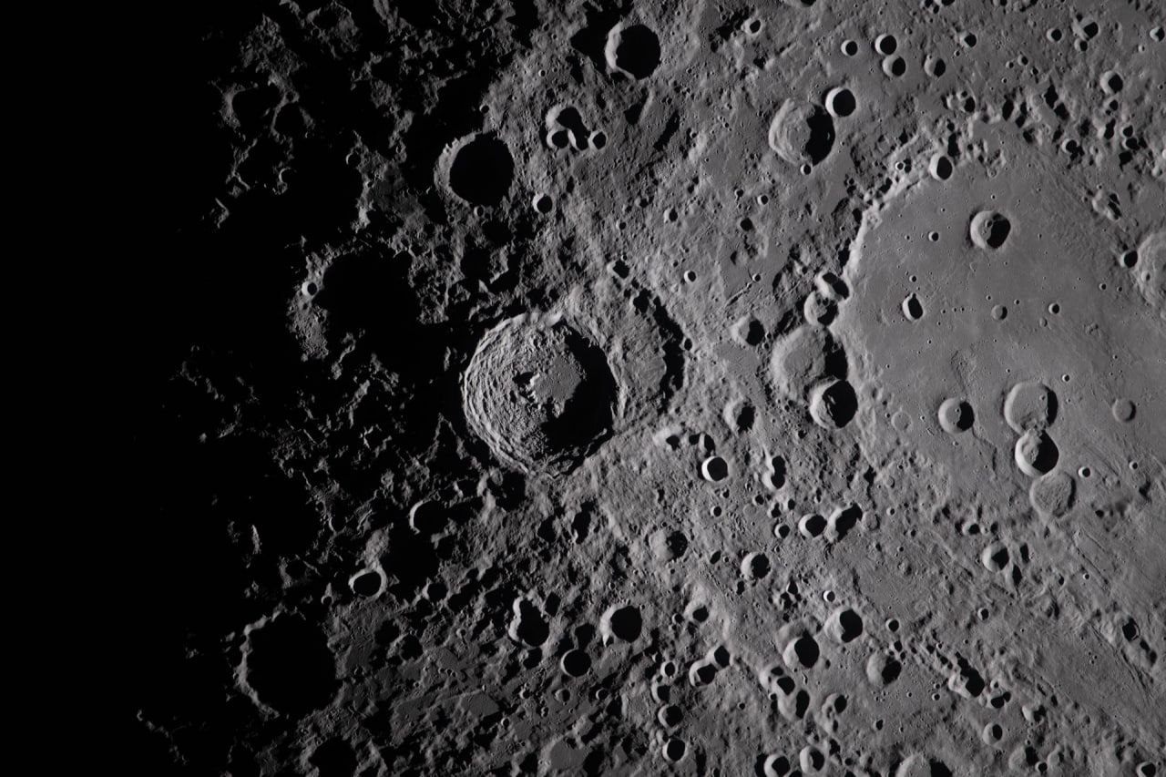 Los desechos espaciales amenazan las futuras bases lunares: la Luna sin atmósfera no ofrece protección