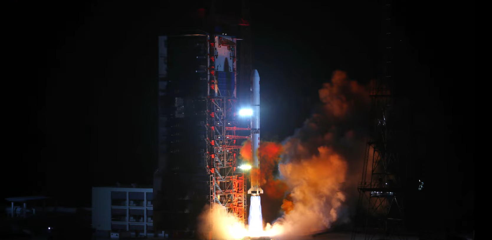 China pone en órbita siete satélites en un solo lanzamiento