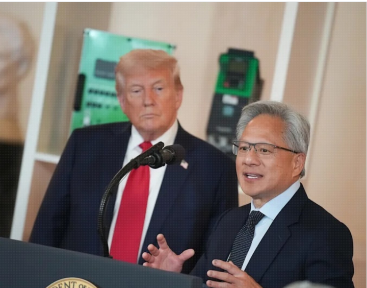 Llamada sorpresa de Trump a Jensen Huang en pleno All-In Summit: acuerdan que las preocupaciones de seguridad IA están exageradas