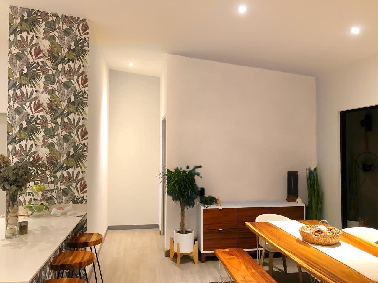 Apartamento increíblemente amplio de 2 habitaciones y 1 oficina en Santa Ana